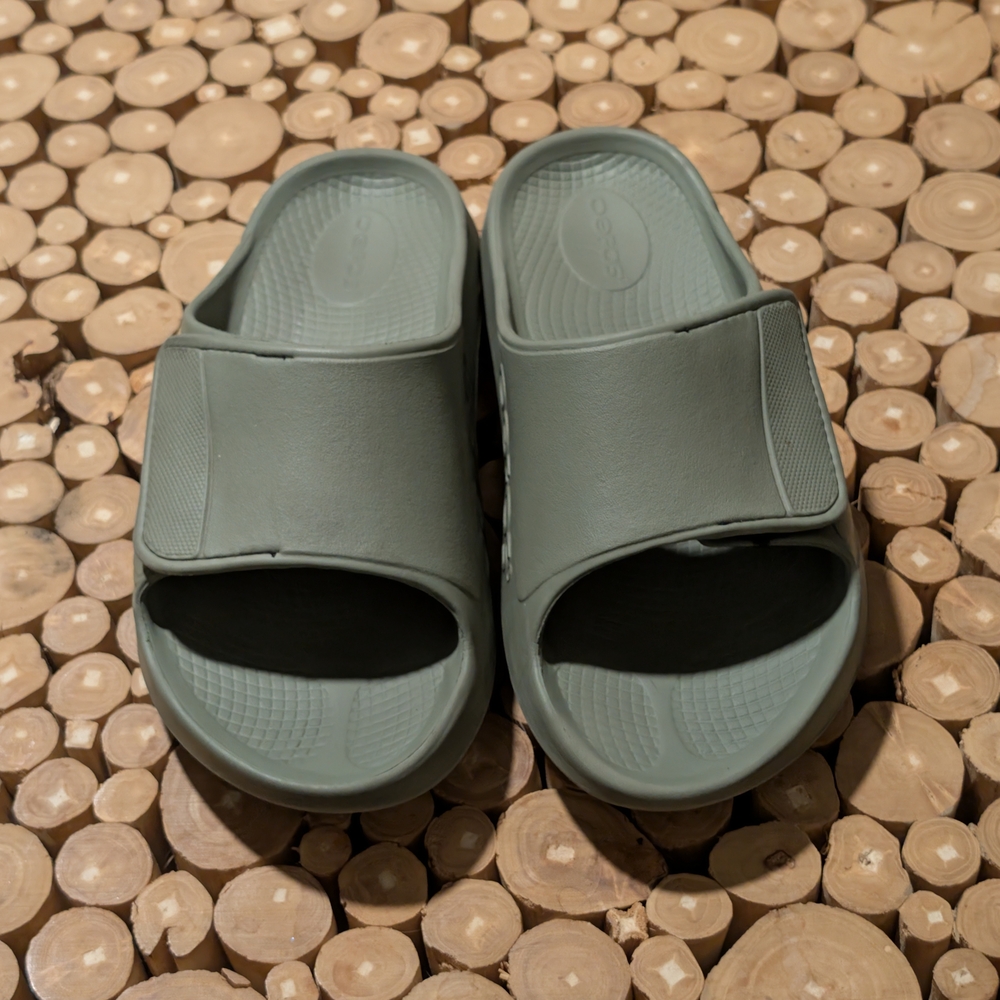 OOFOS Green Men's Sandals